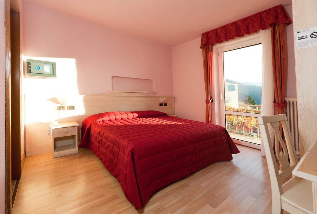 Hotel Rosalpina Folgaria Exterior photo