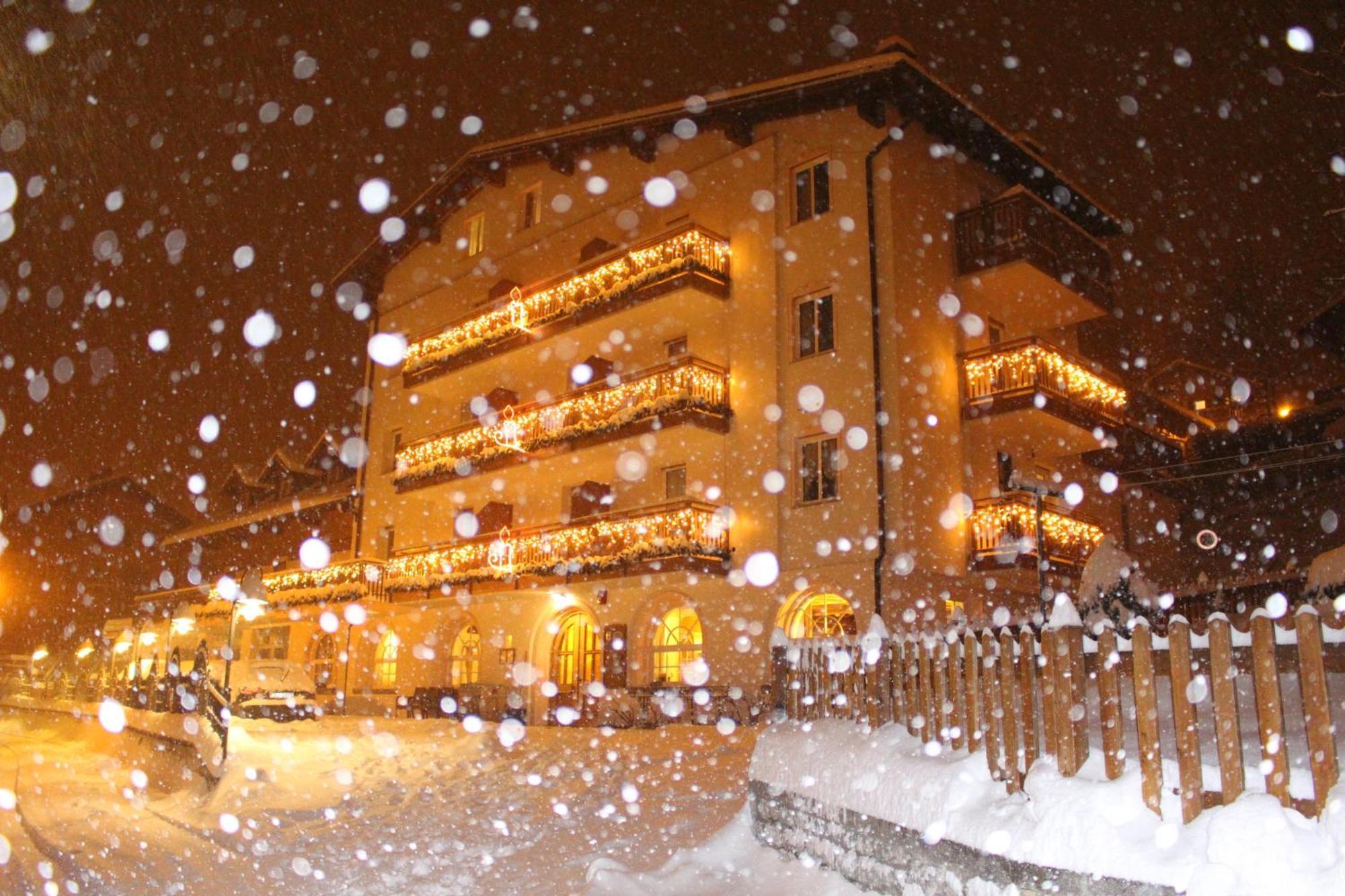 Hotel Rosalpina Folgaria Exterior photo